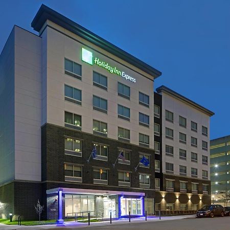 Holiday Inn Express - Milwaukee Downtown By Ihg Εξωτερικό φωτογραφία