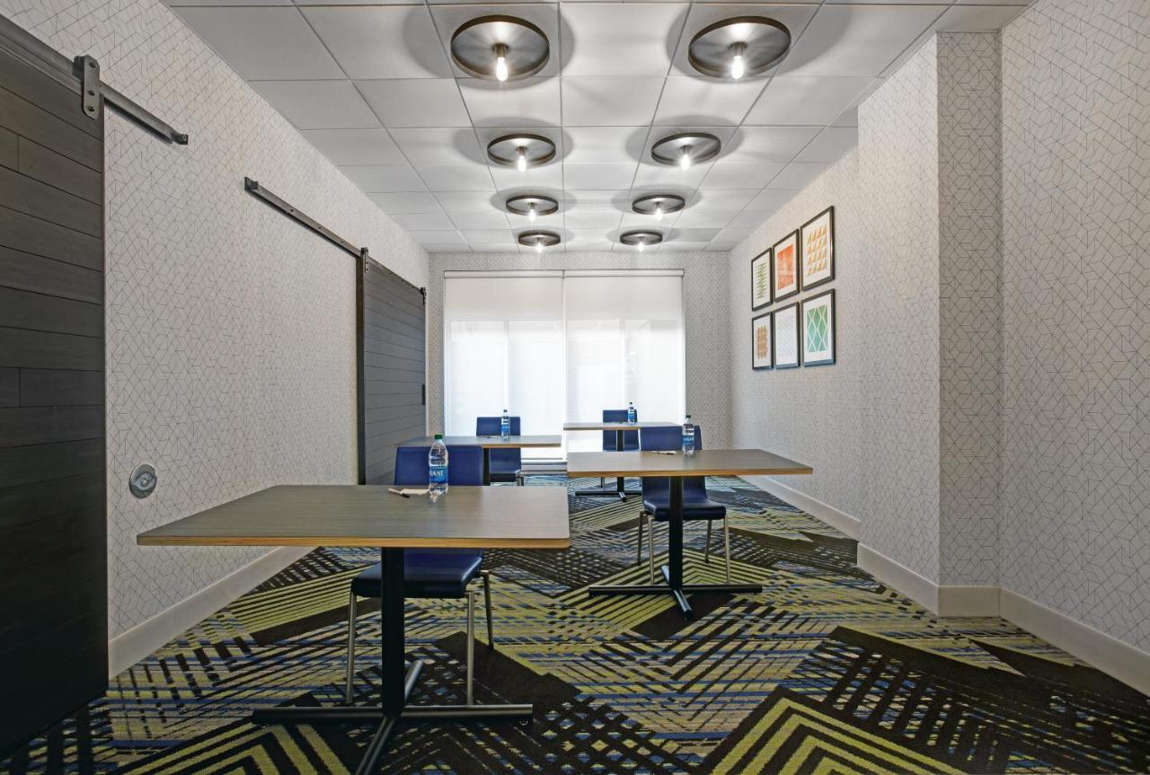 Holiday Inn Express - Milwaukee Downtown By Ihg Εξωτερικό φωτογραφία