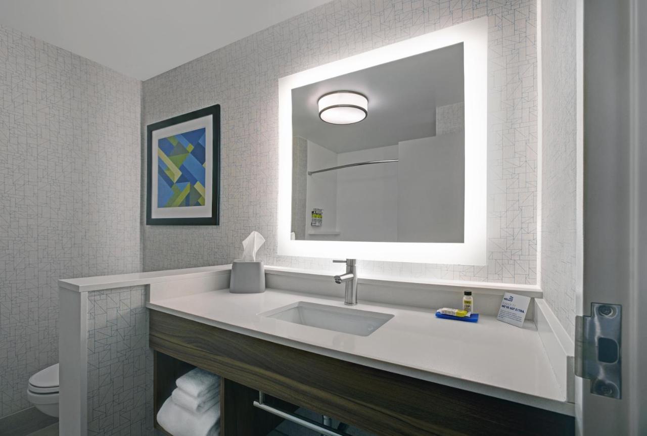 Holiday Inn Express - Milwaukee Downtown By Ihg Εξωτερικό φωτογραφία