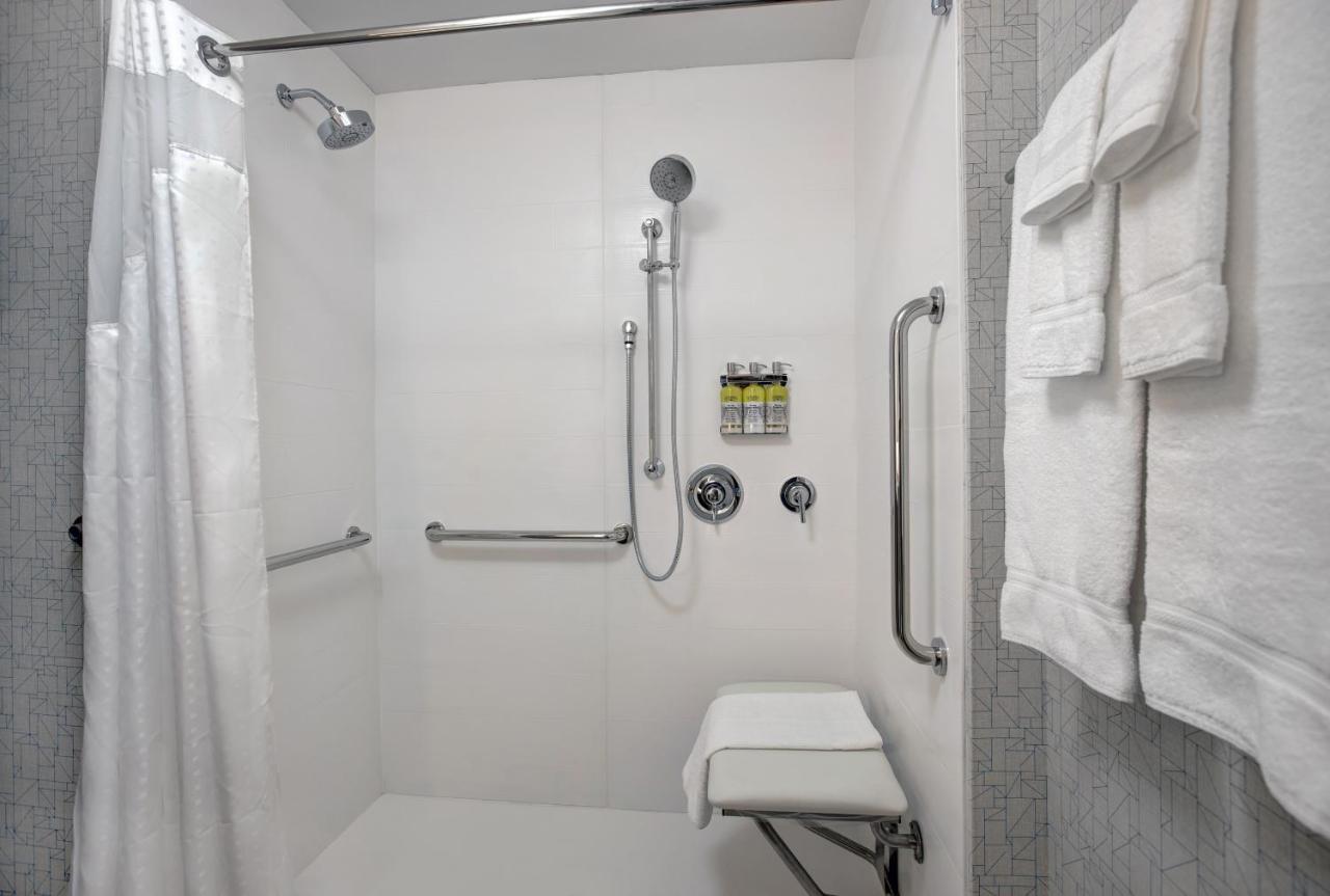 Holiday Inn Express - Milwaukee Downtown By Ihg Εξωτερικό φωτογραφία