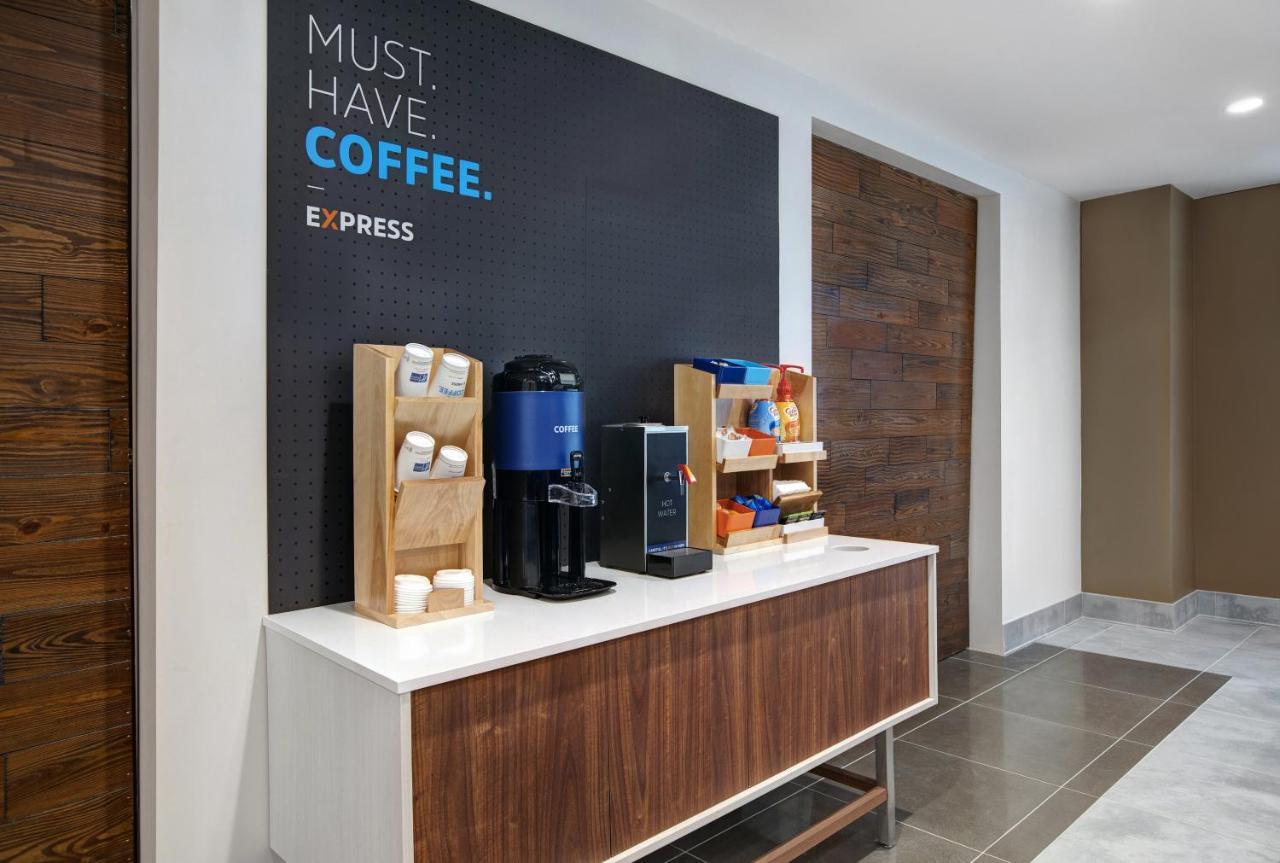 Holiday Inn Express - Milwaukee Downtown By Ihg Εξωτερικό φωτογραφία