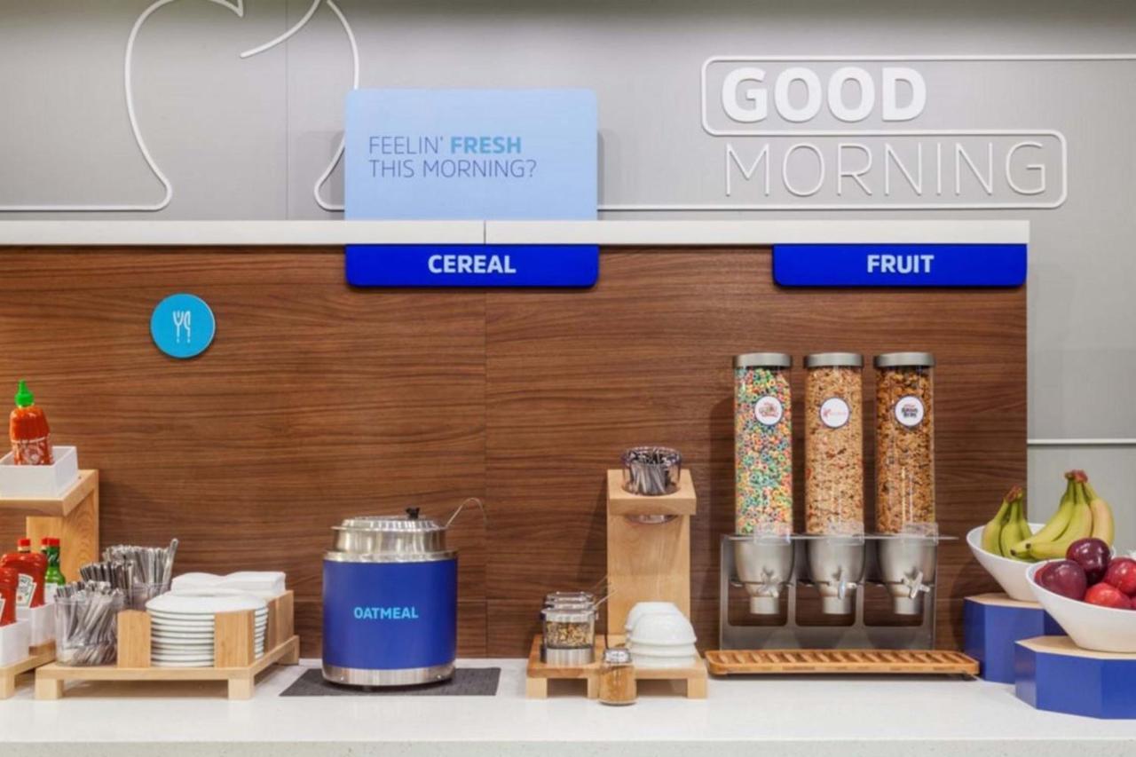 Holiday Inn Express - Milwaukee Downtown By Ihg Εξωτερικό φωτογραφία