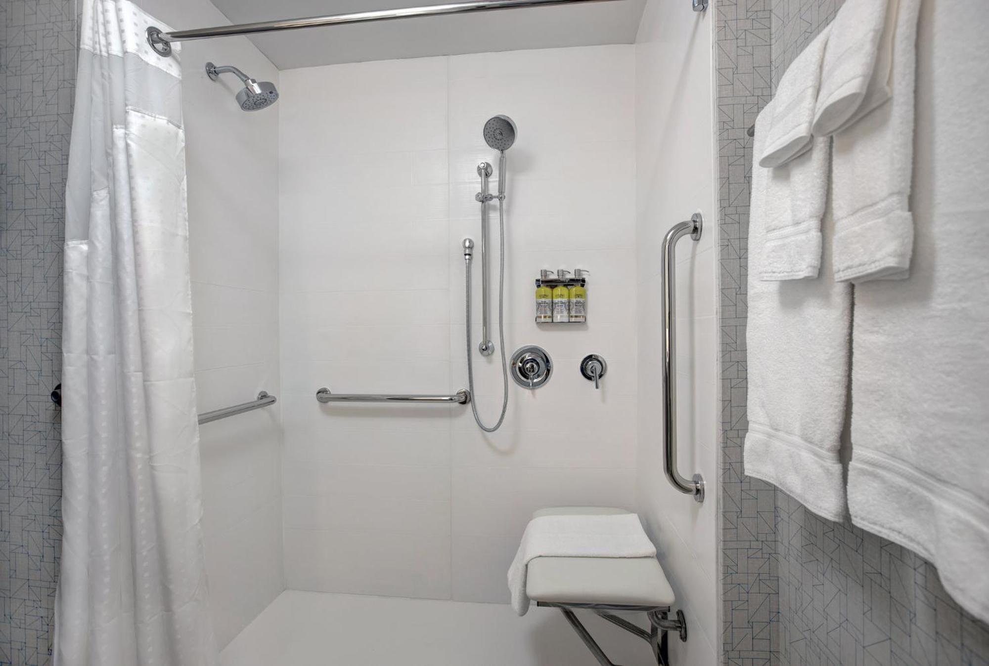 Holiday Inn Express - Milwaukee Downtown By Ihg Εξωτερικό φωτογραφία